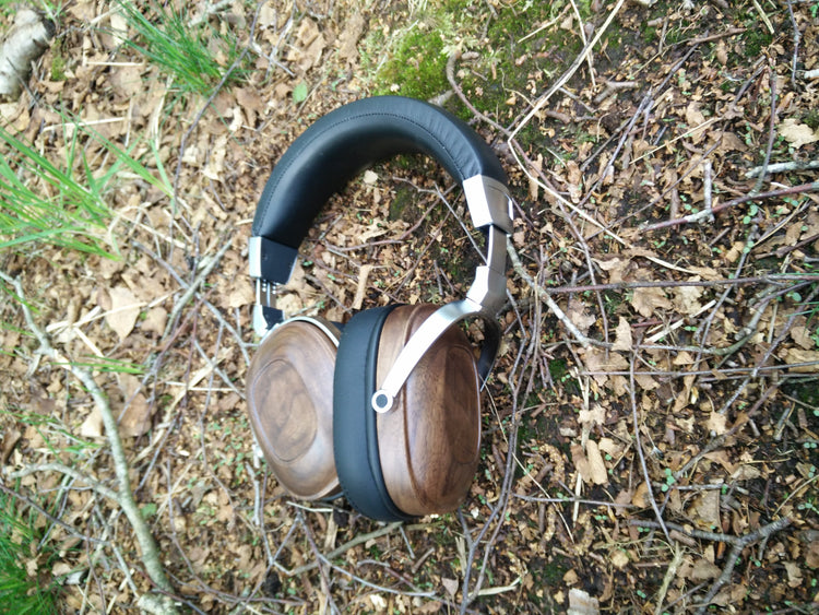 B8 Hovedtelefon i træ